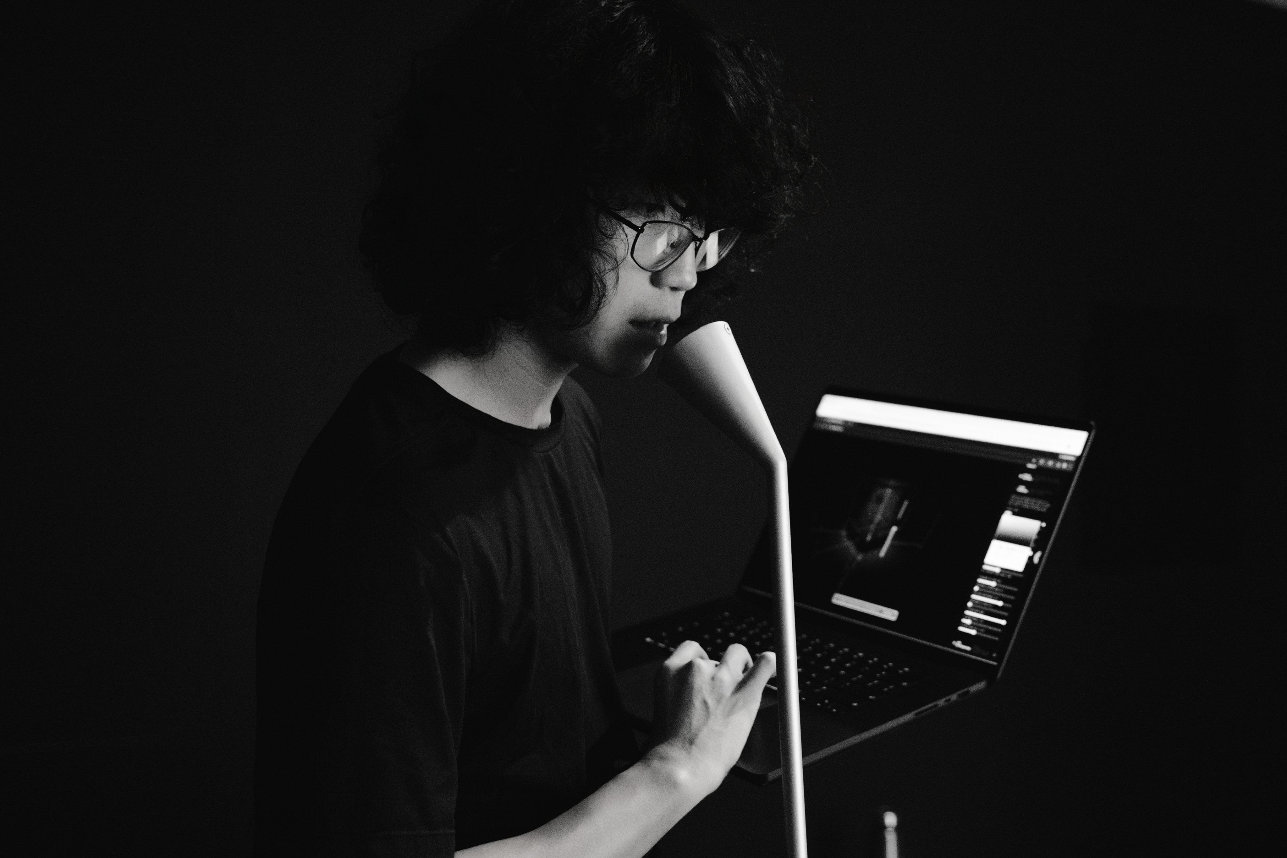 Fustic.’s Creative Director tests the sound sensor using a microphone stand.